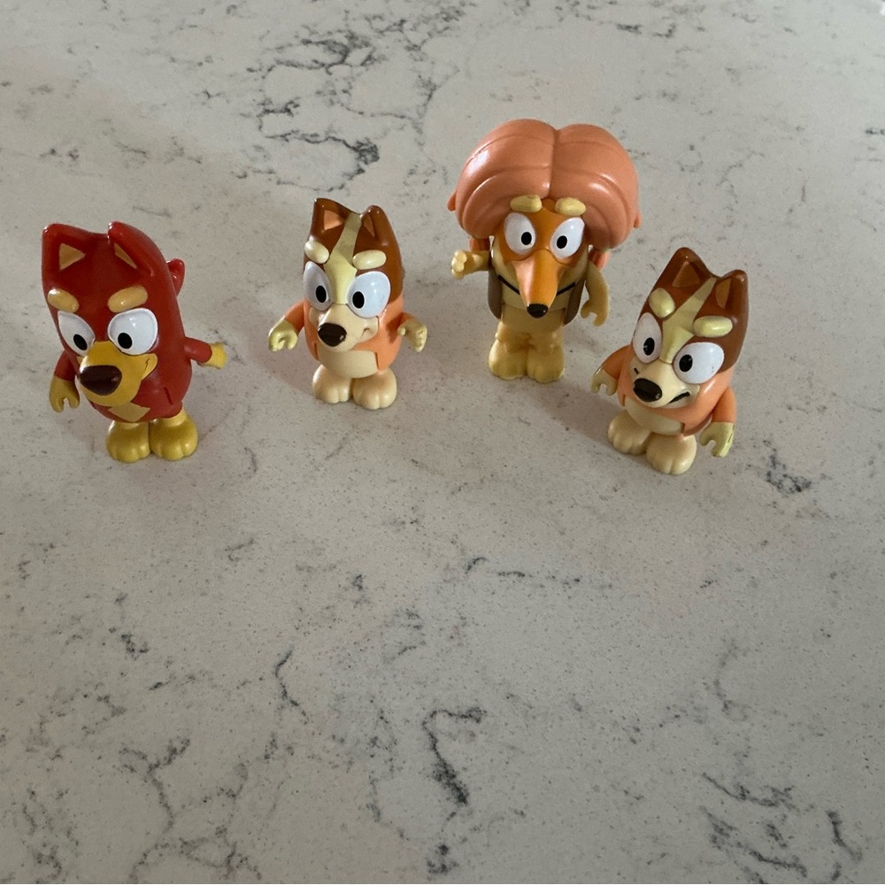 Bluey family set of 4 figure play toys